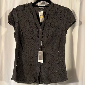 5/$20 ❤️𝙑𝙙𝙖𝙮 𝙘𝙡𝙤𝙨𝙚𝙩 𝙨𝙖𝙡𝙚 Van Huesen Modern Fit eyelet blouse